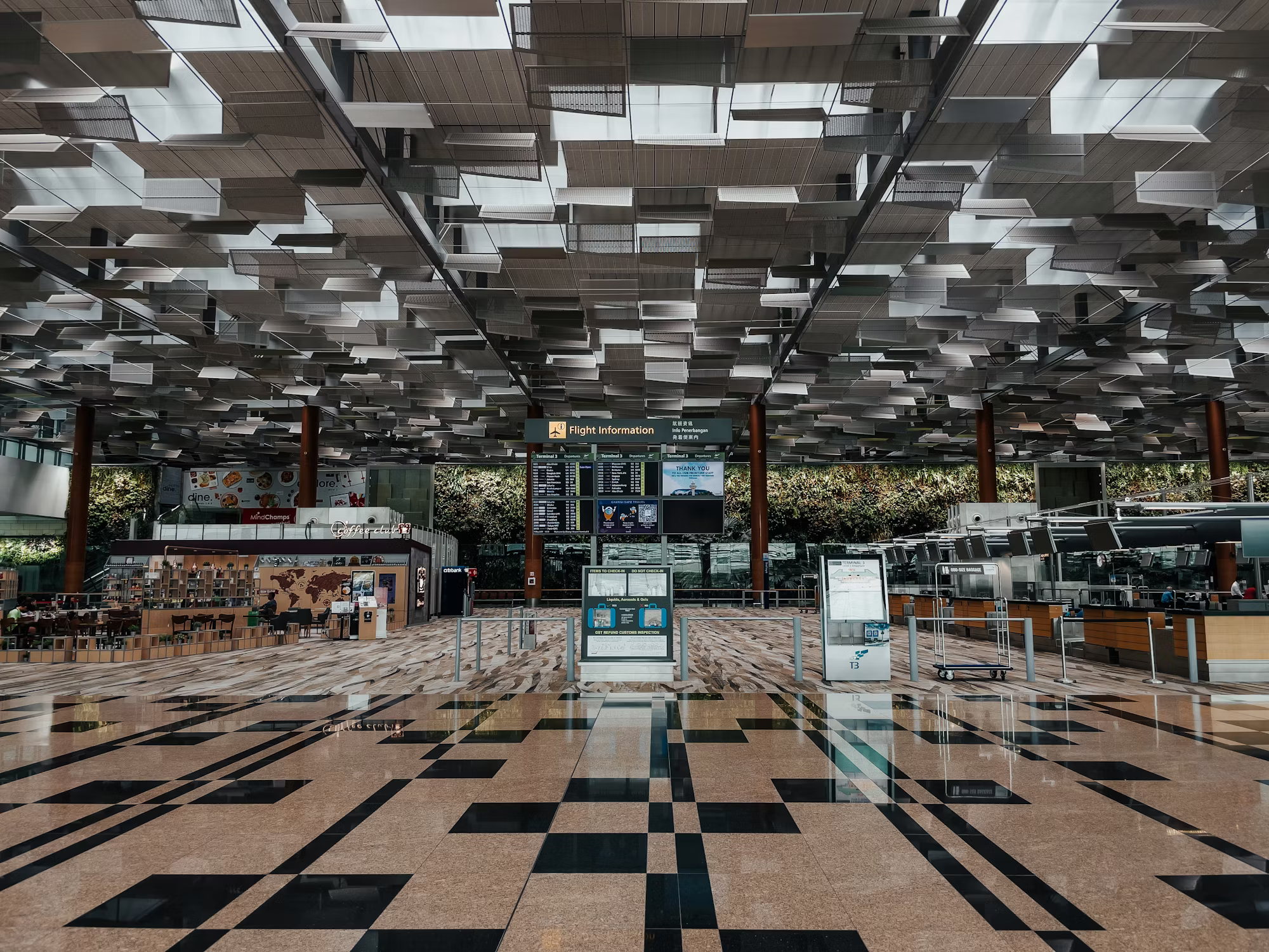 空港施設への本質的なガイド：旅行者エクスペリエンスの強化